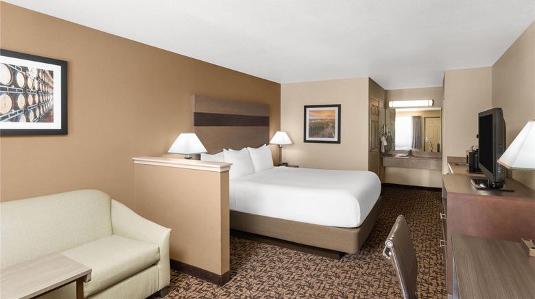 <b>Hawthorn Suites by Wyndham Napa Valley Room</b>. Images powered by <a href="https://iceportal.shijigroup.com/" title="IcePortal" target="_blank">IcePortal</a>.