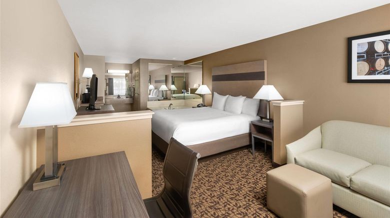 <b>Hawthorn Suites by Wyndham Napa Valley Suite</b>. Images powered by <a href="https://iceportal.shijigroup.com/" title="IcePortal" target="_blank">IcePortal</a>.