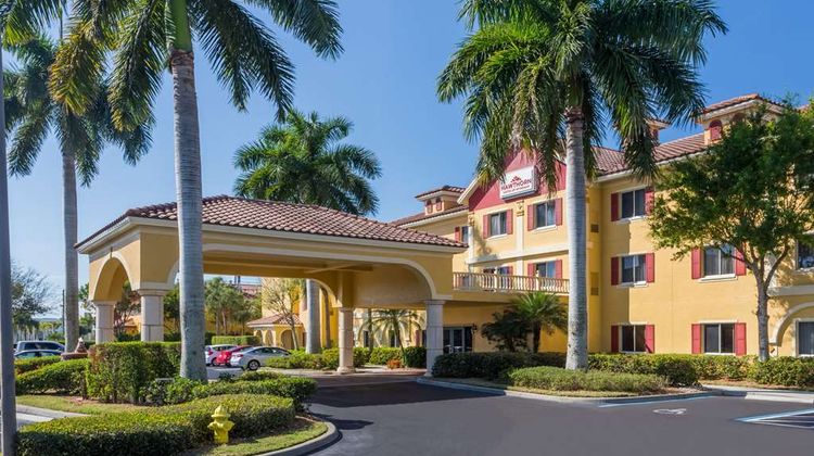 Hawthorn Extended Stay by Wyndham Naples Exterior