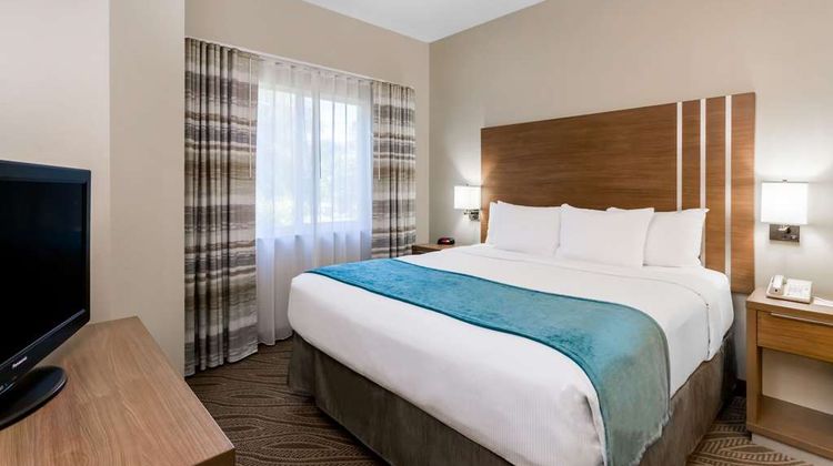Hawthorn Extended Stay by Wyndham Naples Suite