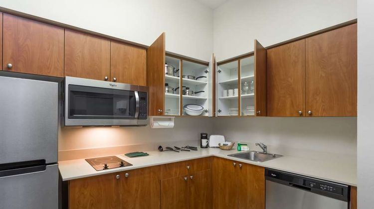 Hawthorn Extended Stay by Wyndham Naples Suite