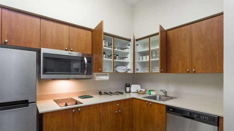 <b>Hawthorn Extended Stay by Wyndham Naples Suite</b>. Images powered by <a href="https://iceportal.shijigroup.com/" title="IcePortal" target="_blank">IcePortal</a>.