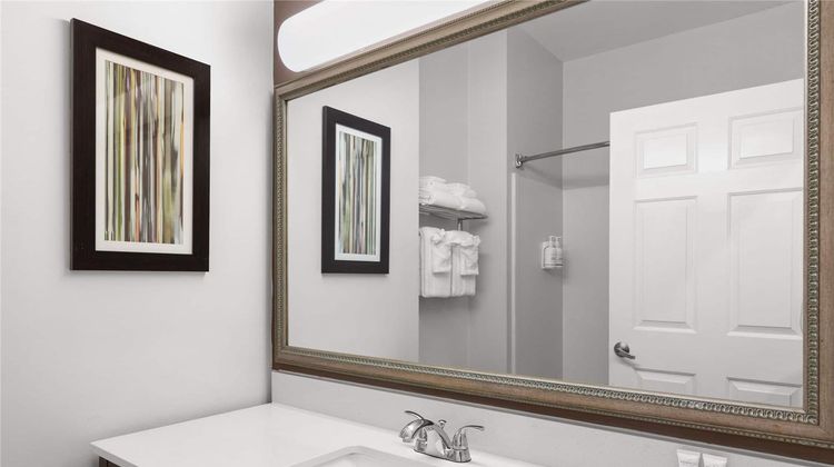 Wingate by Wyndham Destin Room