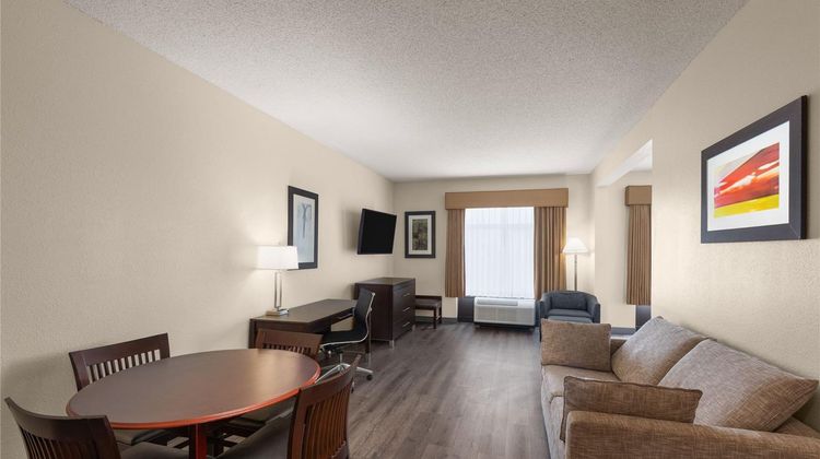 Wingate by Wyndham Destin Suite