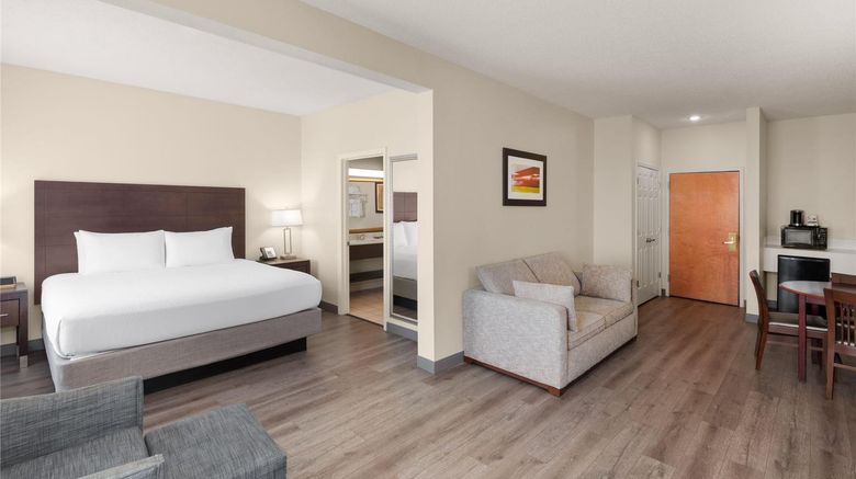<b>Wingate by Wyndham Destin Suite</b>. Images powered by <a href="https://iceportal.shijigroup.com/" title="IcePortal" target="_blank">IcePortal</a>.