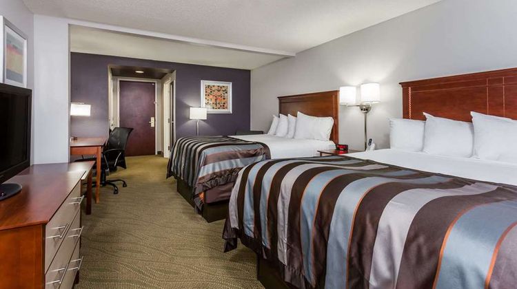 Wingate by Wyndham Chesapeake Room