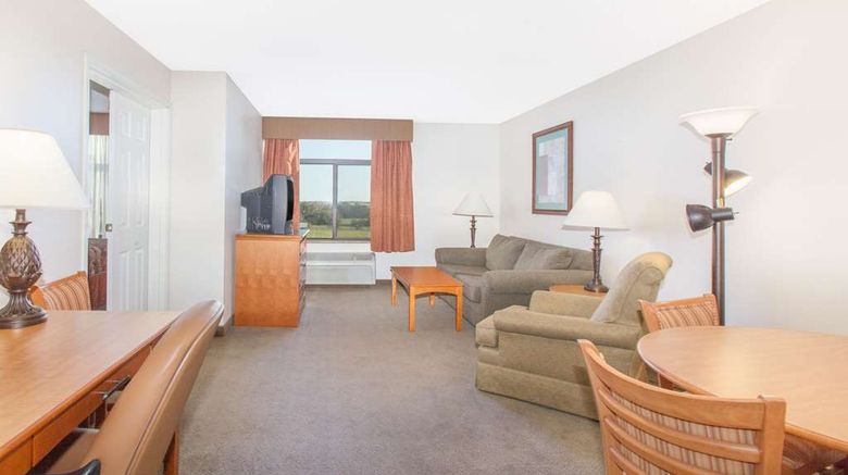 <b>Wingate by Wyndham Bentonville Airport Suite</b>. Images powered by <a href="https://iceportal.shijigroup.com/" title="IcePortal" target="_blank">IcePortal</a>.