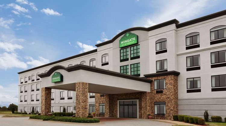 Wingate by Wyndham Bentonville Airport Exterior