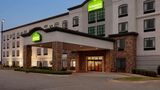 <b>Wingate by Wyndham Bentonville Airport Exterior</b>. Images powered by <a href="https://iceportal.shijigroup.com/" title="IcePortal" target="_blank">IcePortal</a>.