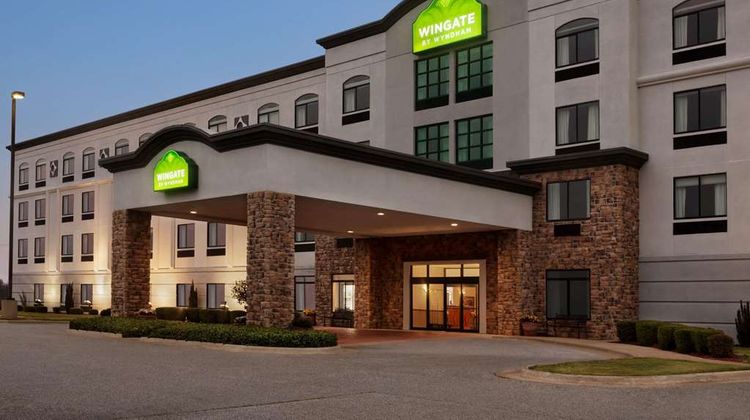 Wingate by Wyndham Bentonville Airport Exterior