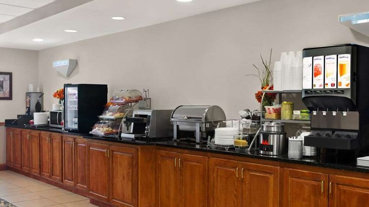 Wingate by Wyndham Bentonville Airport Restaurant