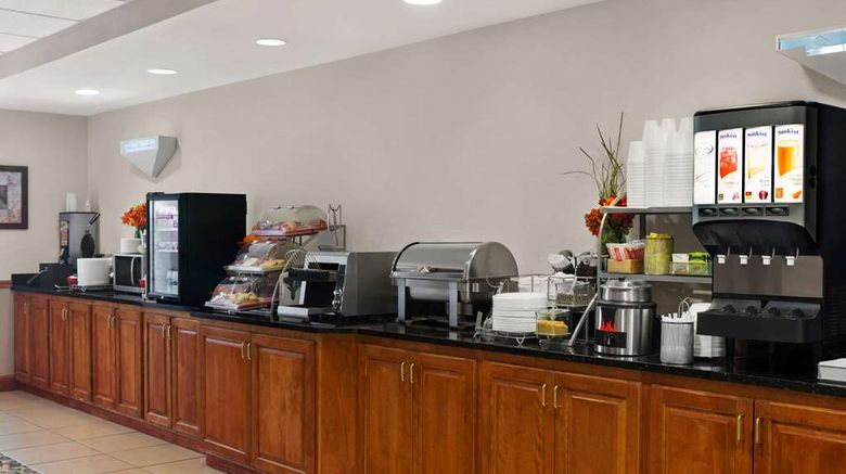 <b>Wingate by Wyndham Bentonville Airport Restaurant</b>. Images powered by <a href="https://iceportal.shijigroup.com/" title="IcePortal" target="_blank">IcePortal</a>.