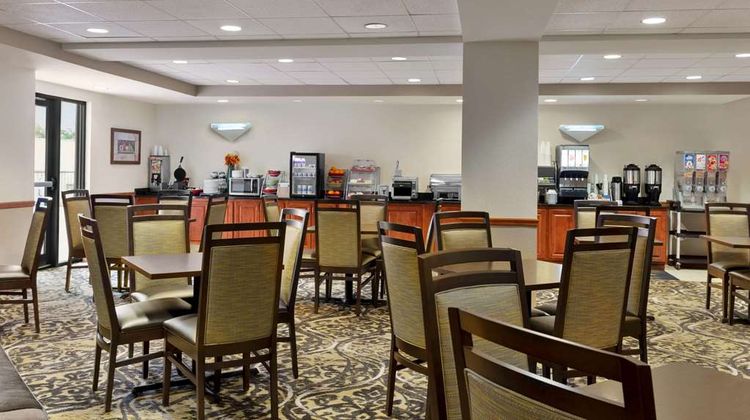 Wingate by Wyndham Bentonville Airport Restaurant