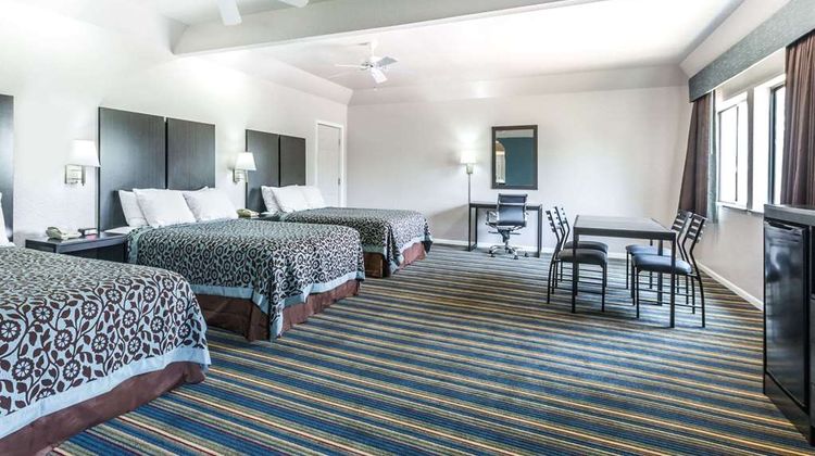 Days Inn Dickinson TX Room