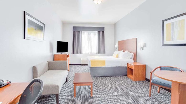 <b>Ramada Marina Room</b>. Images powered by <a href="https://iceportal.shijigroup.com/" title="IcePortal" target="_blank">IcePortal</a>.