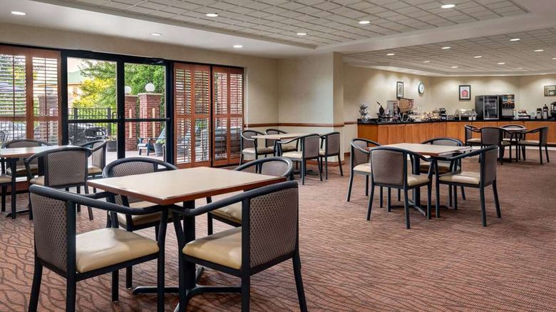 <b>Wingate by Wyndham Louisville East Restaurant</b>. Images powered by <a href="https://iceportal.shijigroup.com/" title="IcePortal" target="_blank">IcePortal</a>.