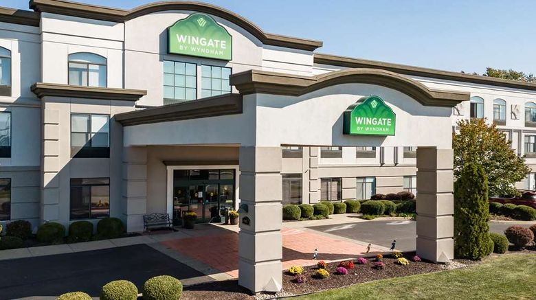 <b>Wingate by Wyndham Vienna Parkersburg Exterior</b>. Images powered by <a href="https://iceportal.shijigroup.com/" title="IcePortal" target="_blank">IcePortal</a>.
