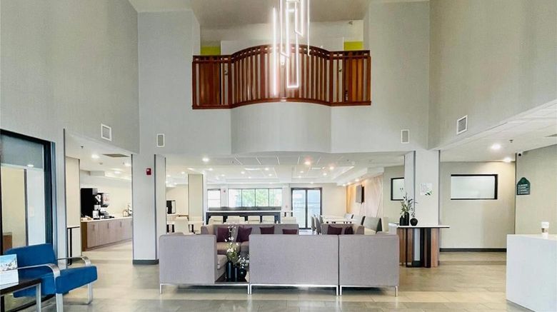 <b>Wingate by Wyndham Vienna Parkersburg Lobby</b>. Images powered by <a href="https://iceportal.shijigroup.com/" title="IcePortal" target="_blank">IcePortal</a>.