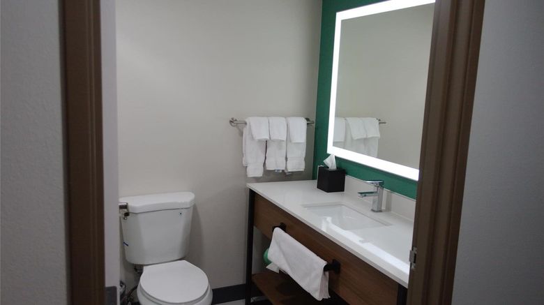 <b>Wingate by Wyndham Vienna Parkersburg Room</b>. Images powered by <a href="https://iceportal.shijigroup.com/" title="IcePortal" target="_blank">IcePortal</a>.