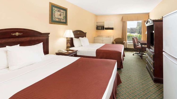 Days Inn & Suites Eunice Room