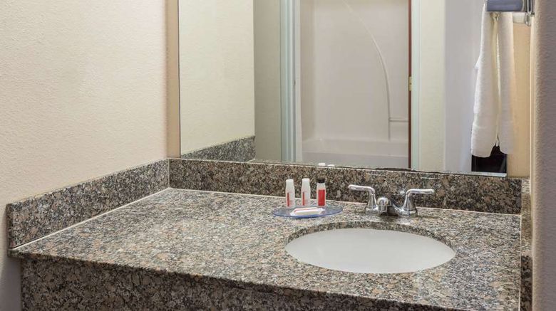 <b>Days Inn & Suites Eunice Room</b>. Images powered by <a href="https://iceportal.shijigroup.com/" title="IcePortal" target="_blank">IcePortal</a>.