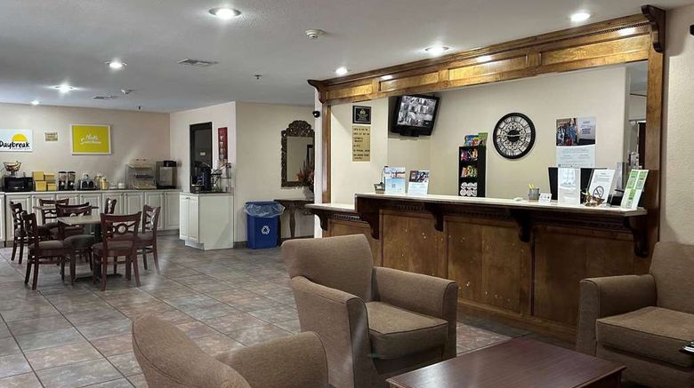 <b>Days Inn & Suites Eunice Lobby</b>. Images powered by <a href="https://iceportal.shijigroup.com/" title="IcePortal" target="_blank">IcePortal</a>.