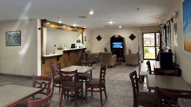 <b>Days Inn & Suites Eunice Lobby</b>. Images powered by <a href="https://iceportal.shijigroup.com/" title="IcePortal" target="_blank">IcePortal</a>.