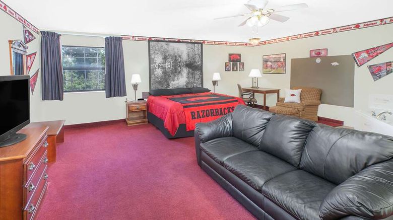 <b>Super 8  Lowell/Bentonville/Rogers Area Suite</b>. Images powered by <a href="https://iceportal.shijigroup.com/" title="IcePortal" target="_blank">IcePortal</a>.