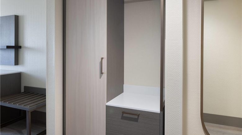 <b>Ramada Plaza Resort & Suites Intl Drive Room</b>. Images powered by <a href="https://iceportal.shijigroup.com/" title="IcePortal" target="_blank">IcePortal</a>.