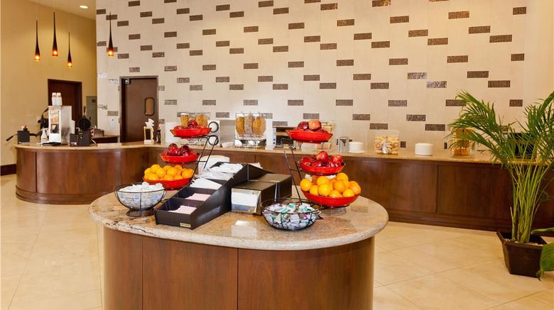 <b>Ramada Plaza Resort & Suites Intl Drive Restaurant</b>. Images powered by <a href="https://iceportal.shijigroup.com/" title="IcePortal" target="_blank">IcePortal</a>.