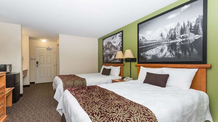 Super 8 Wheatland Room