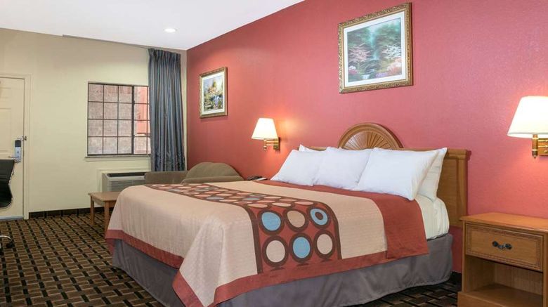 <b>Super 8 Stafford Sugarland Area Suite</b>. Images powered by <a href="https://iceportal.shijigroup.com/" title="IcePortal" target="_blank">IcePortal</a>.