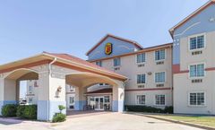 Super 8 Alvarado
