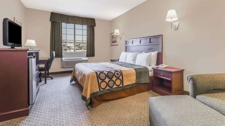 Super 8 Alvarado Room