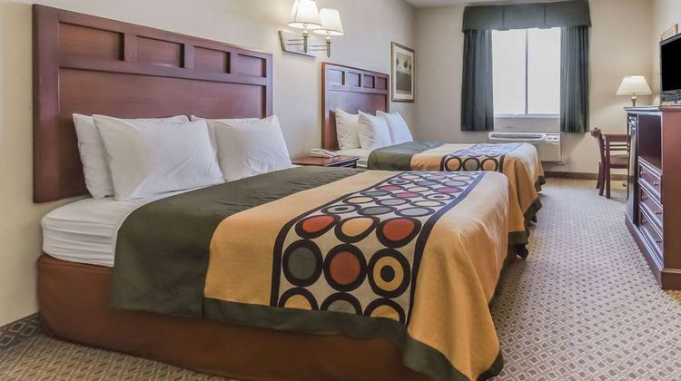 Super 8 Alvarado Room