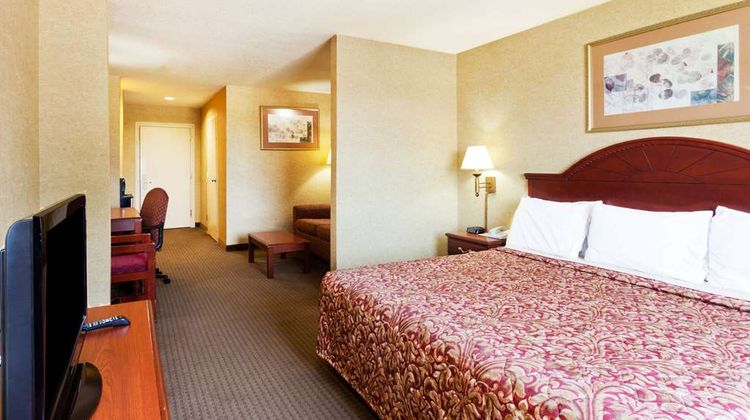 Days Inn & Suites Wynne Suite