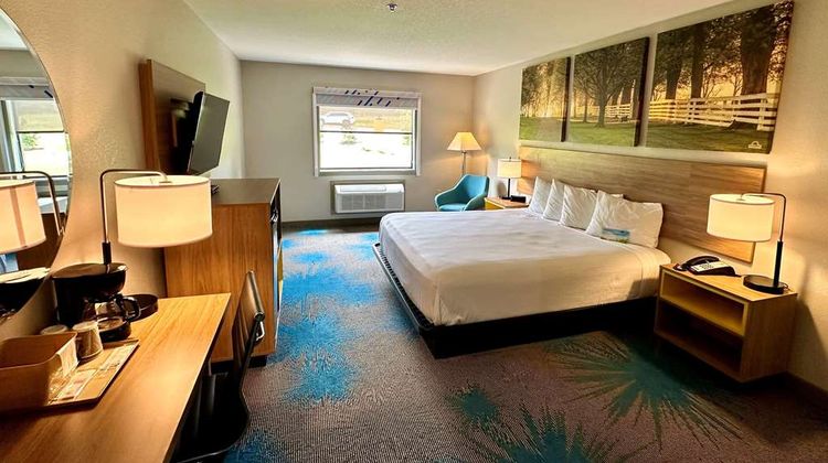 Days Inn & Suites Wynne Room