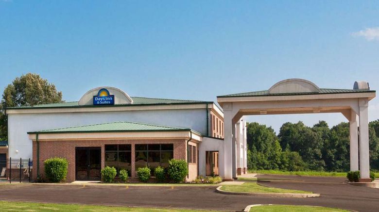 <b>Days Inn & Suites Wynne Exterior</b>. Images powered by <a href="https://iceportal.shijigroup.com/" title="IcePortal" target="_blank">IcePortal</a>.