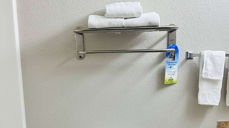 Days Inn & Suites Wynne Room