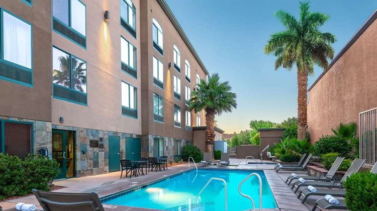 Wingate by Wyndham St. George Pool
