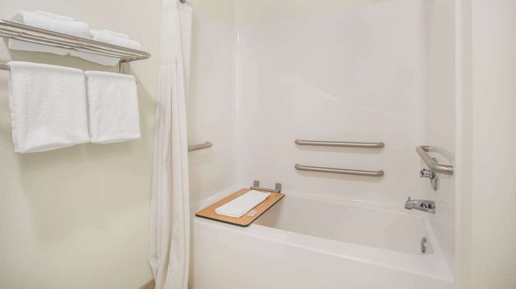 Super 8 Cedar Falls Room