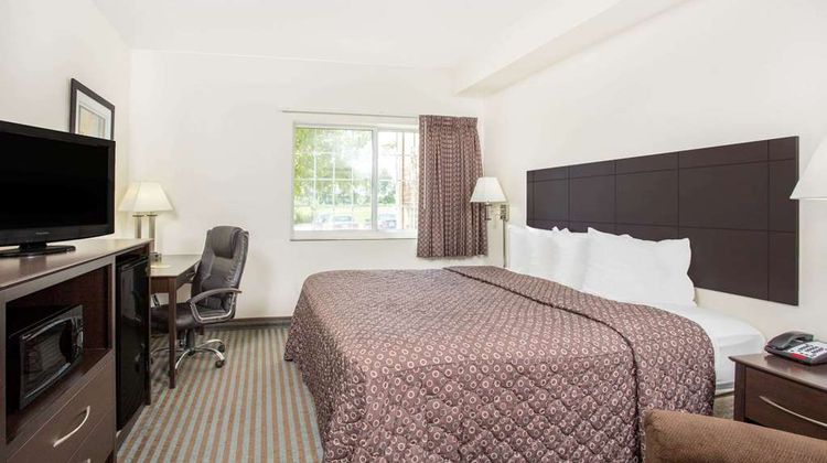 Super 8 Cedar Falls Room