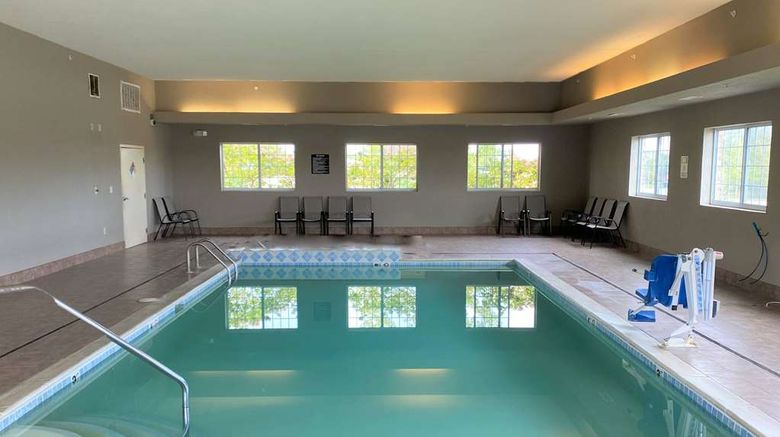 <b>Super 8 Cedar Falls Pool</b>. Images powered by <a href="https://iceportal.shijigroup.com/" title="IcePortal" target="_blank">IcePortal</a>.