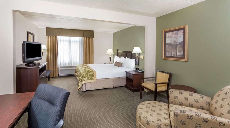 Wingate by Wyndham Peoria Room