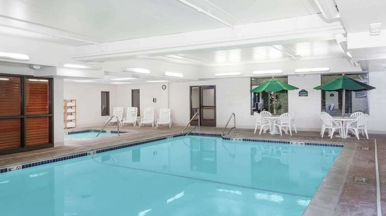 Wingate by Wyndham Peoria Pool