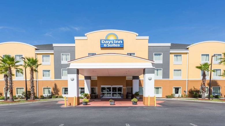 Days Inn  and  Suites - Savannah North I-95 Exterior. Images powered by <a href="https://iceportal.shijigroup.com" target="_blank" rel="noopener">Ice Portal</a>.
