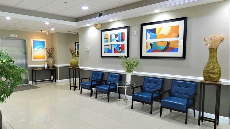 <b>Days Inn & Suites - Savannah North I-95 Lobby</b>. Images powered by <a href="https://iceportal.shijigroup.com/" title="IcePortal" target="_blank">IcePortal</a>.