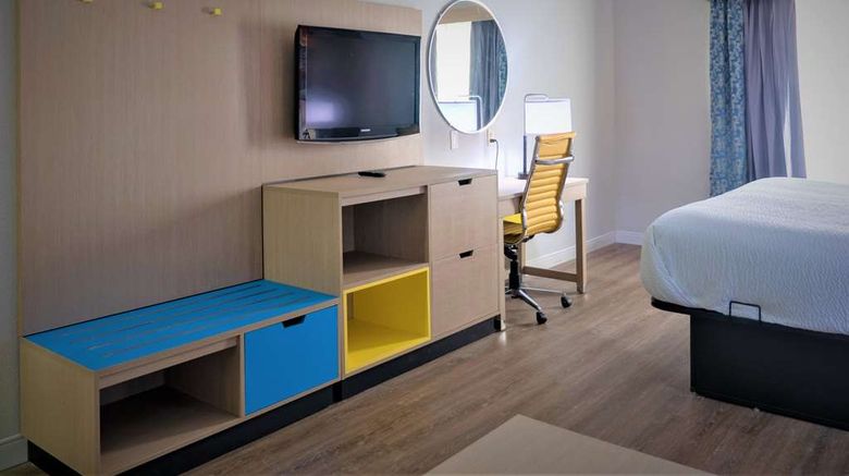 <b>Days Inn & Suites - Savannah North I-95 Room</b>. Images powered by <a href="https://iceportal.shijigroup.com/" title="IcePortal" target="_blank">IcePortal</a>.