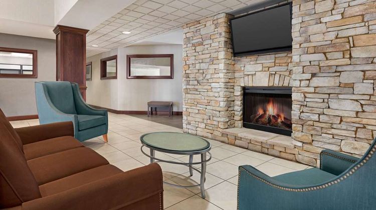 Wingate by Wyndham Southport Lobby
