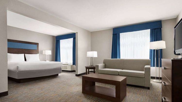Wingate by Wyndham Southport Suite
